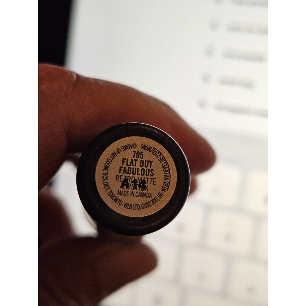 NEW MAC #705 Flat Out Fabulous Retro Matte Lipstick .1 Oz. No Box - Picture 6 of 7